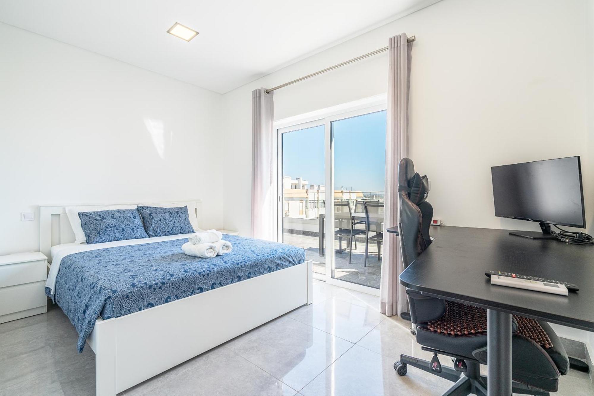 New Luxury Penthouse Beachfront In The Algarve Armacao de Pera Luaran gambar